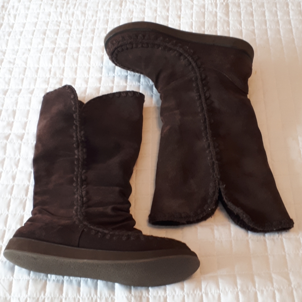 Brown suede winter boots size 6